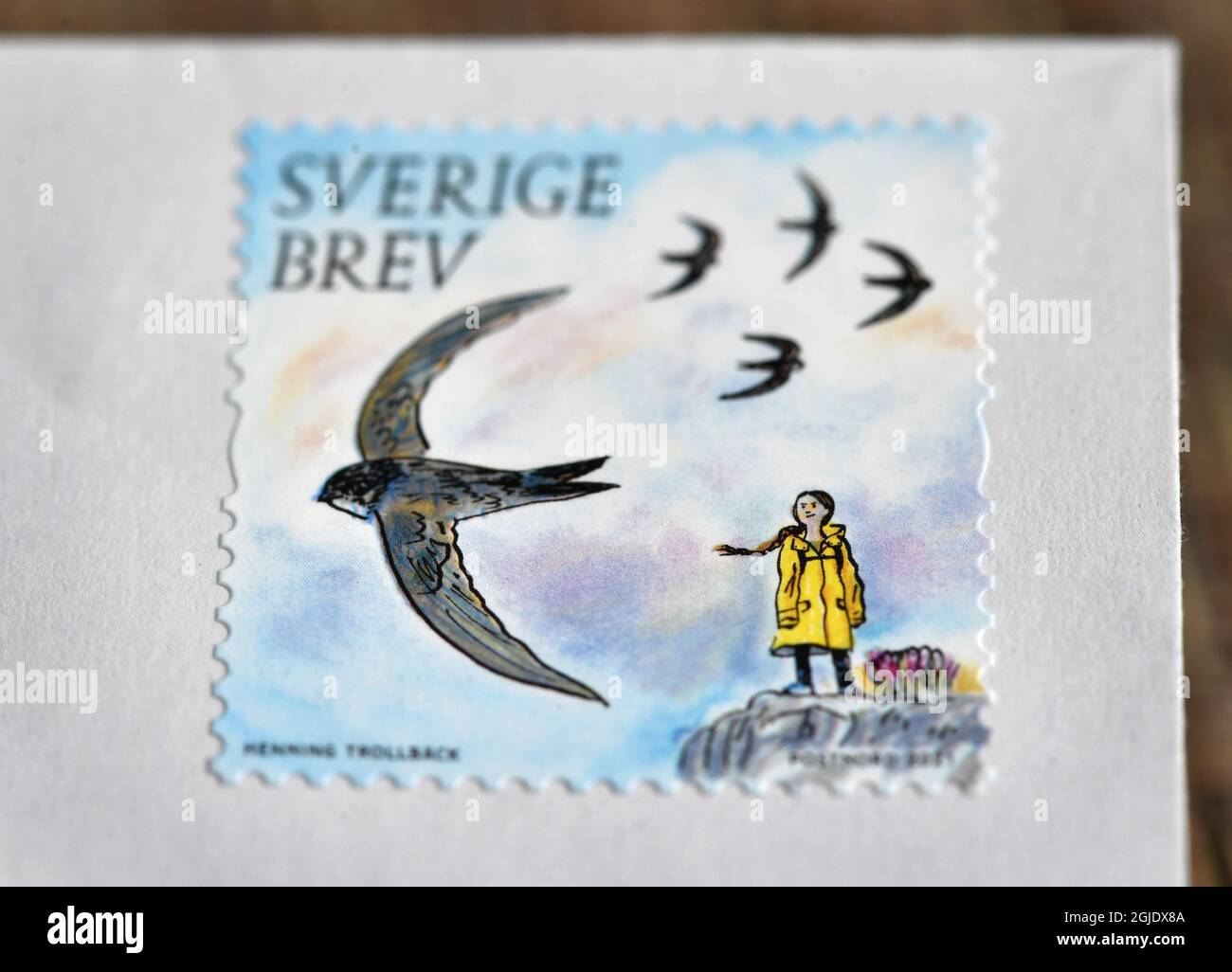 L'attivista ambientale svedese Greta Thunberg appare su un francobollo postale che fa parte di una serie incentrata sull'ambiente, illustrata da Henning Trollback e pubblicata in Svezia il 14 gennaio 2021. Foto Anders Wiklund / TT / code 10040 *** SWEDEN OUT *** Foto Stock