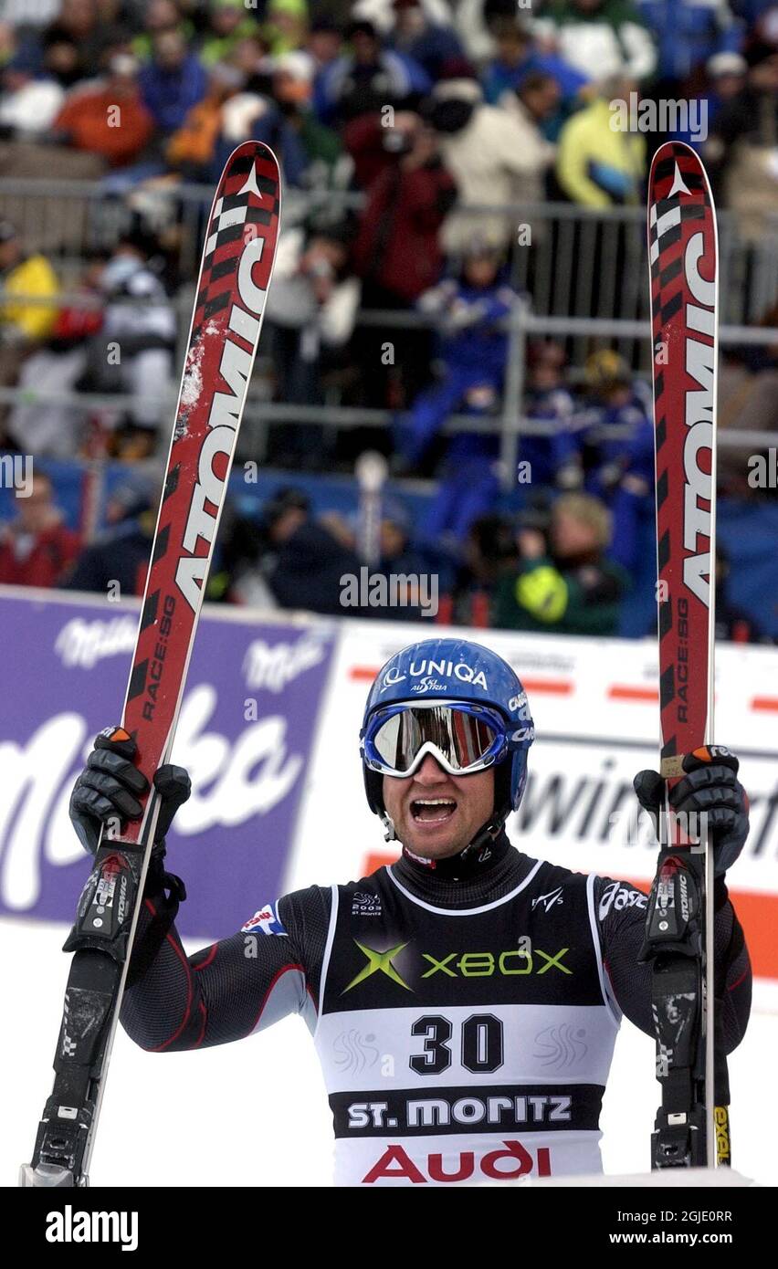 Stephan Eberharter d'Austria celebra la vittoria nella Super-G Mens Foto Stock