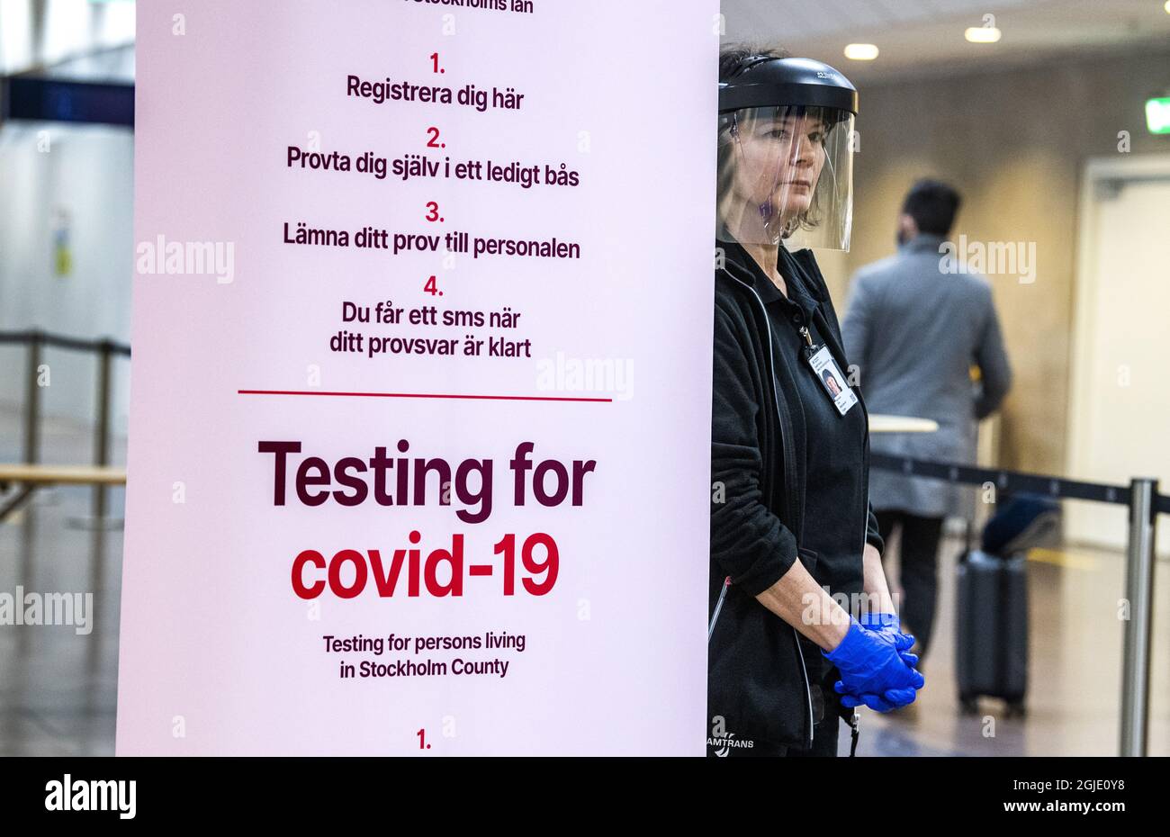 Stockholmers può ora essere testato per Covid-19 all'arrivo all'aeroporto di Arlanda, Stoccolma, Svezia. Foto: Claudio Bresciani / TT / Codice 10090 Foto Stock