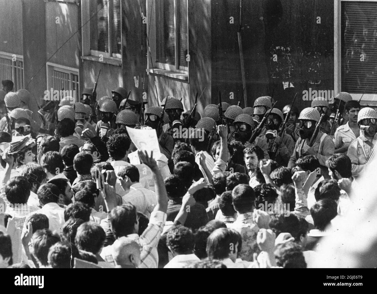 Proteste contro Shah Mohammad Reza Pahlavi a Teheran, Iran, 09 settembre 1978. Soldati del governo in maschere a gas e con armi da fuoco su tutte le strade principali e agli incroci prima che i primi colpi sono stati sparati. Foto: Stig A Nilsson / DN / TT / code 43 Foto Stock