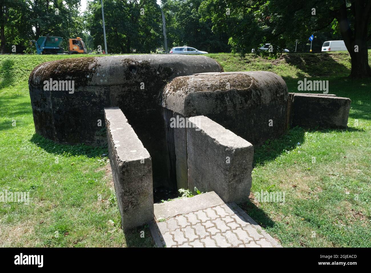 Ketrzyn, Polonia - 19 luglio 2021: Un bunker tedesco ben conservato si trova a Ketrzyn ed è costruito nel 1943. Posizione della linea di difesa strategica Foto Stock