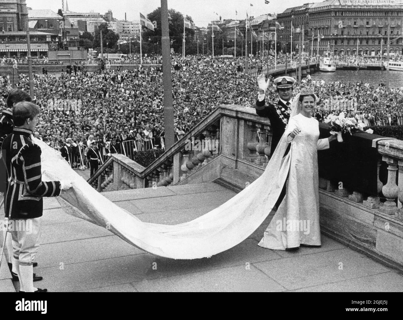 Re Carl Gustaf di Svezia e la regina Silvia (allora sig.ra Silvia Renate Sommerlath) il giorno del loro matrimonio. Foto Stock