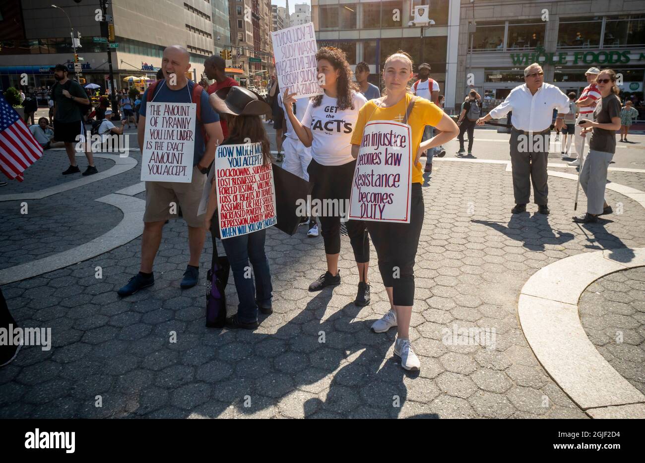 I manifestanti si riuniscono a Union Square Park a New York lunedì 6 settembre 2021 per radunarsi contro il mandato di vaccinazione del Covid-19 a New York. (© Richard B. Levine) Foto Stock