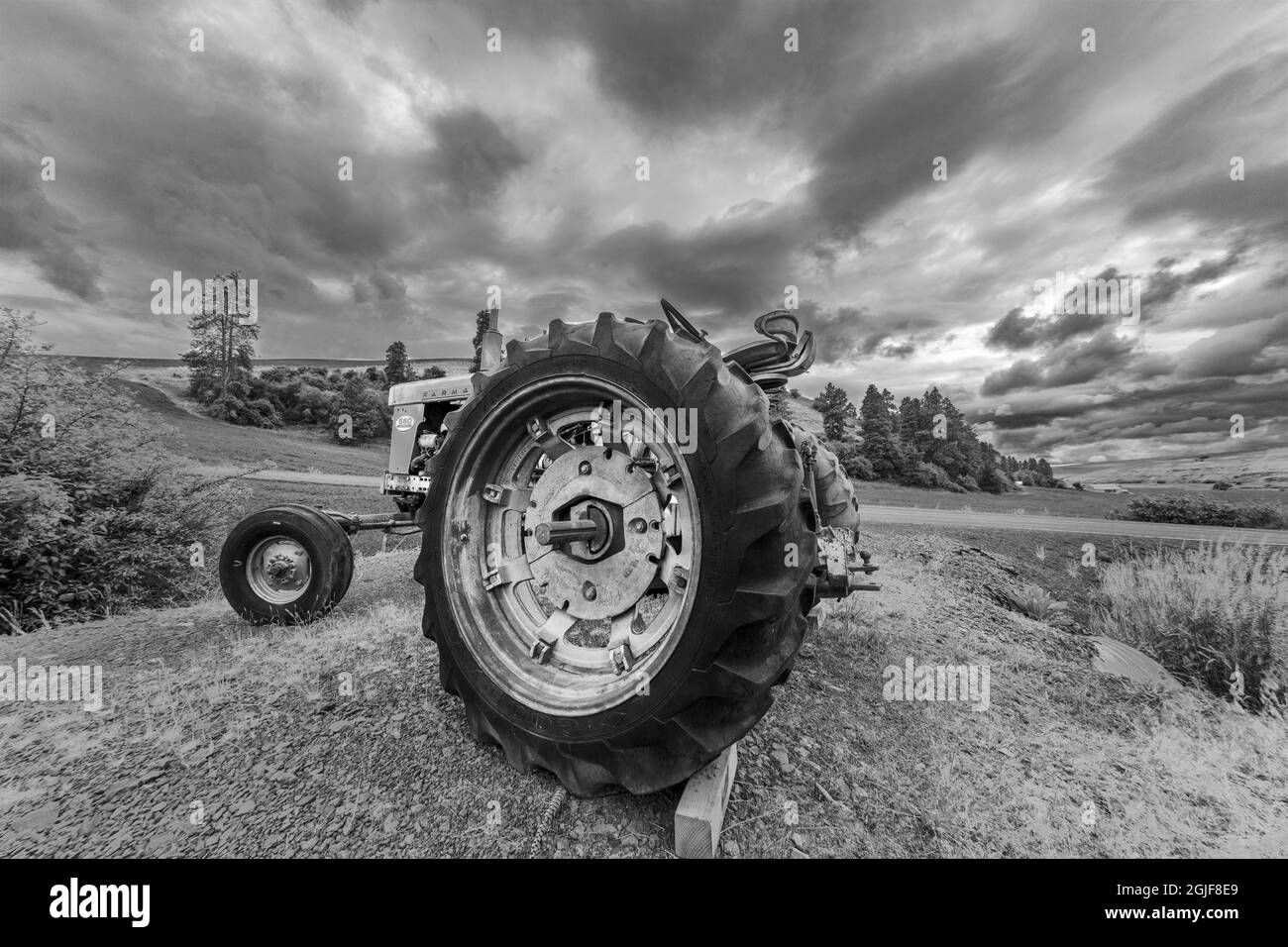 Vista del vecchio trattore, Palouse regione orientale Washington. Foto Stock