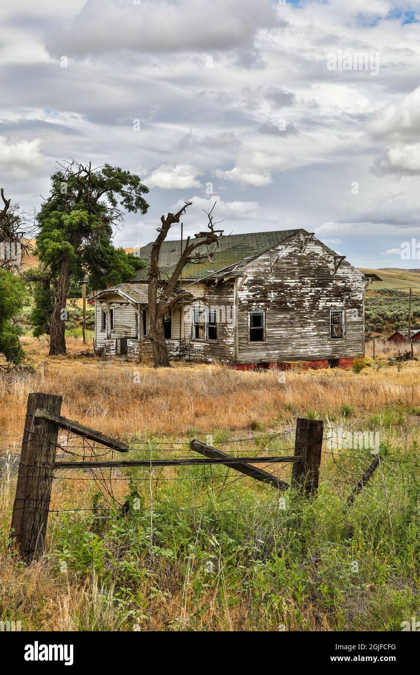 Stati Uniti, Washington state, Palouse. Casa abbandonata a Washtucna. Foto Stock