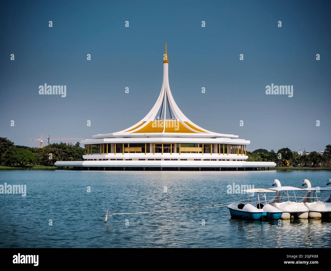 Bangkok, Thailand-November ,2018:Pavilion di Suan Luang Rama IX parco pubblico a Bangkok, in Thailandia . Ratchamangkhala Pavilion di Rama 9 Giardino Bangkok Foto Stock
