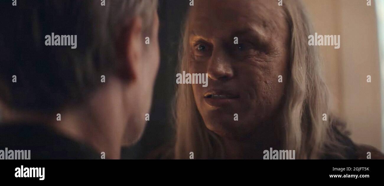 ZONA 414, da sinistra: Guy Pearce, Travis Fimmel, 2021. © Saban Films / Courtesy Everett Collection Foto Stock