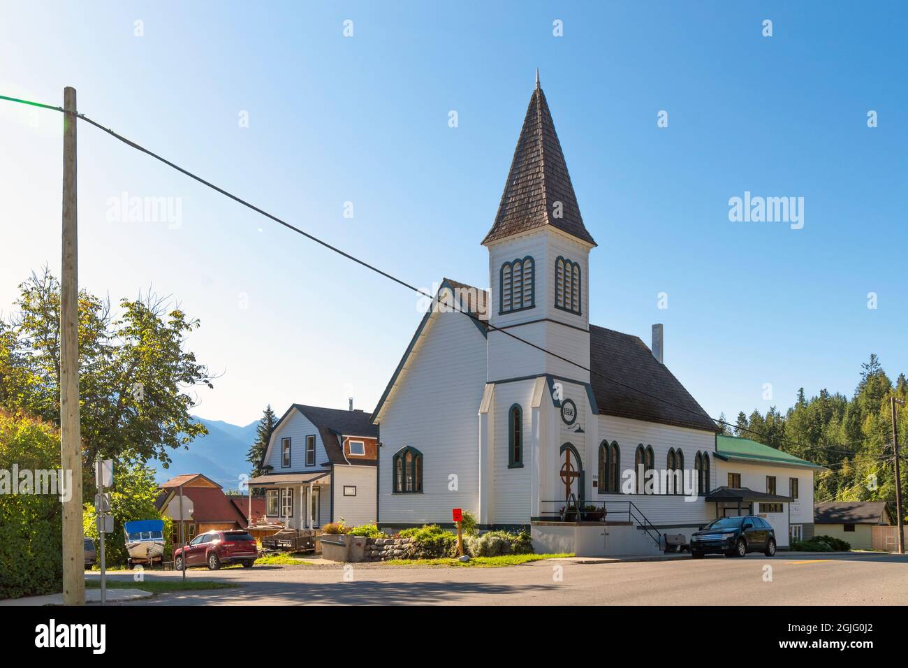 La chiesa unita di Sant'Andrea, una chiesa in stile gotico con cornice di legno e guglia, una delle chiese più antiche della Columbia Britannica. Foto Stock