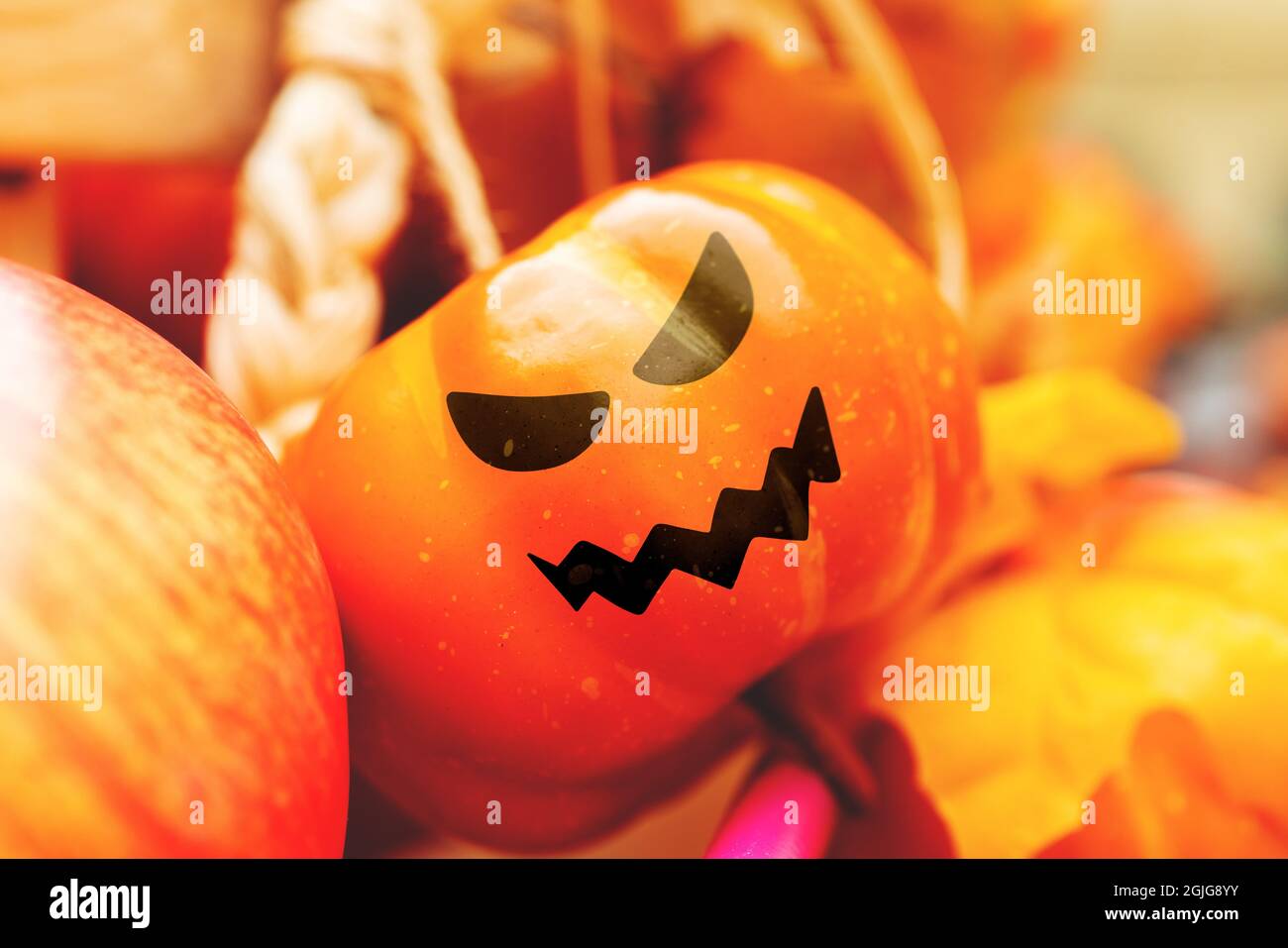 Un volto cupo dipinto su una zucca. Halloween vacanza Foto Stock
