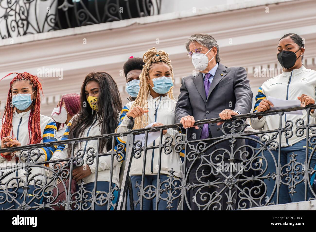 Quito, Ecuador. 08 settembre 2021. Guillermo lasso, presidente ecuadoriano, ha visto con gli atleti dei giochi olimpici e paraolimpici. Il presidente Lasso ha accolto gli atleti olimpici e paraolimpici nel palazzo presidenziale dopo la fine dei giochi a Tokyo. Credit: SOPA Images Limited/Alamy Live News Foto Stock