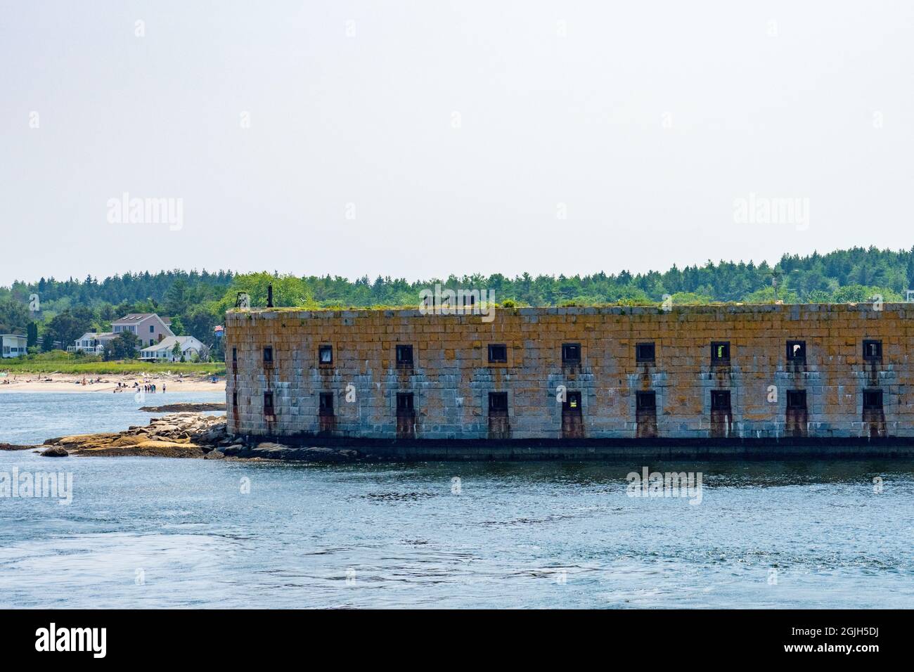 Casco Bay, Maine, Stati Uniti. Fort Gorges è un ex forte militare degli Stati Uniti costruito sulla sporgenza di Hog Island all'entrata del porto a Portland, Maine Foto Stock