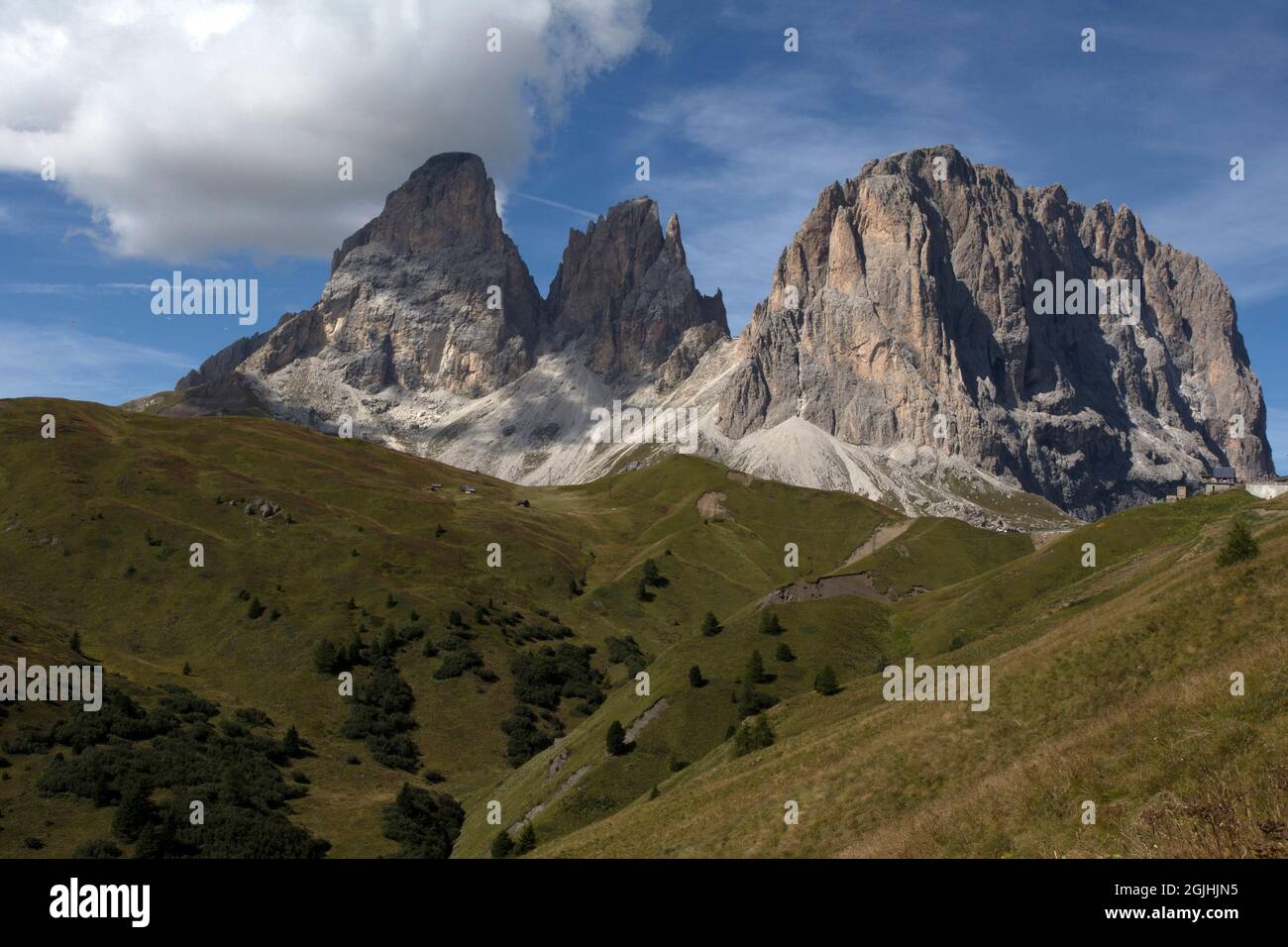 Gruppo Sassolungo (Langkofel), Dolomiti, Italia. Vista dal Passo della Sella. Foto Stock