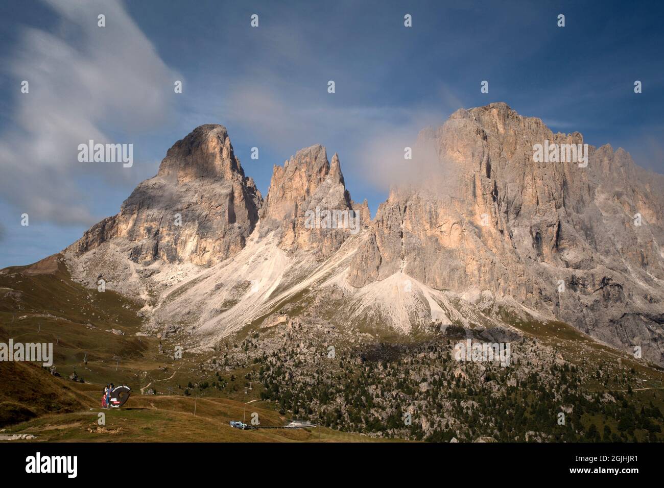 Gruppo Sassolungo (Langkofel), Dolomiti, Italia. Vista dal Passo della Sella. Foto Stock