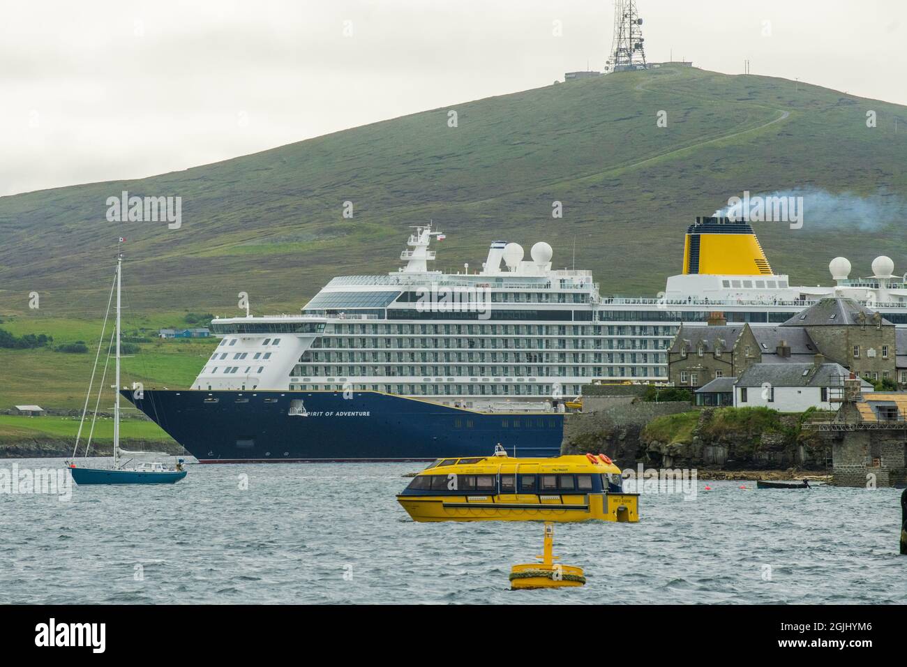 Navi da crociera nel porto di Lerwick Isole Shetland Foto Stock