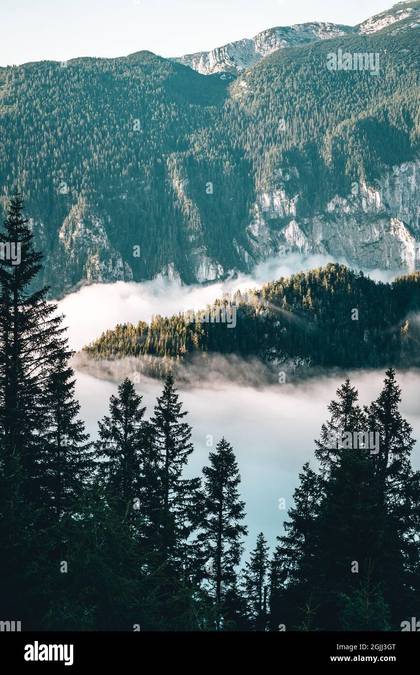 Wolkenmeer in den steirischen Alpen Foto Stock
