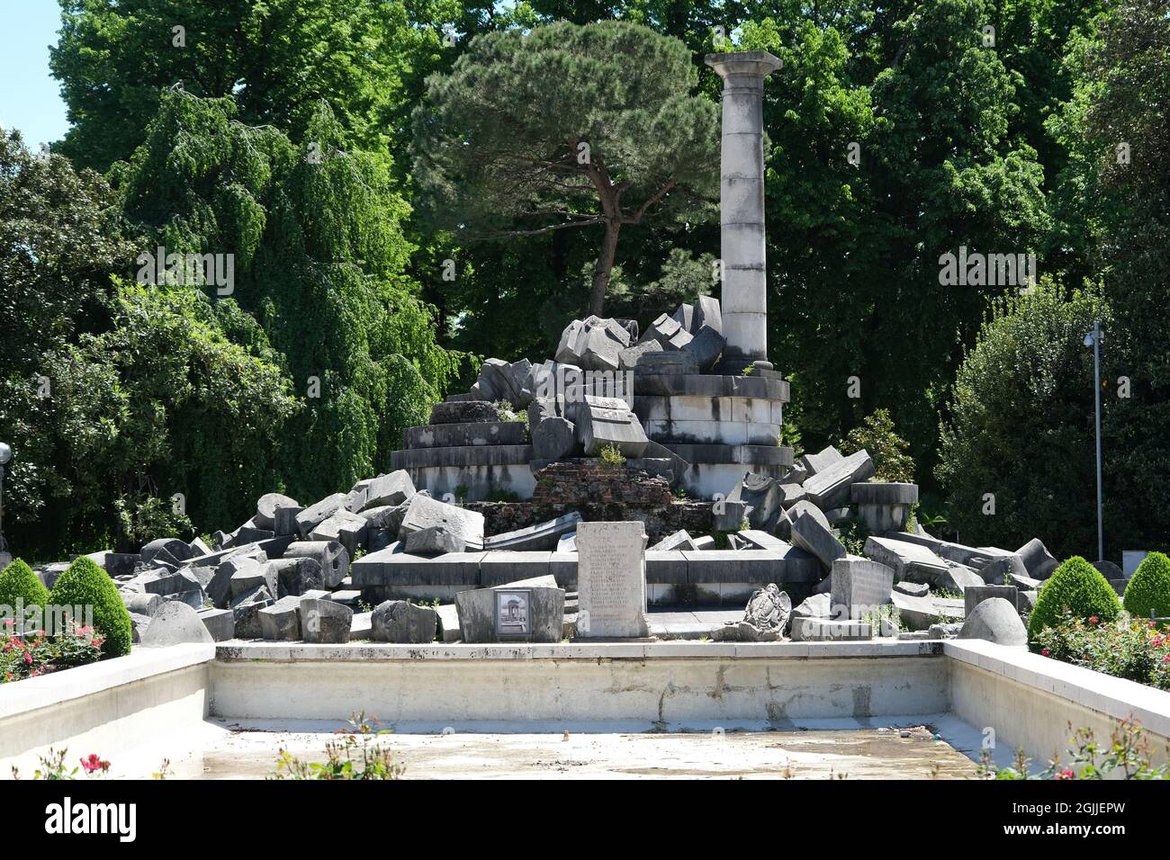 Gorizia, Italia. Parco della rimembranza. Monumenti per ricordare le vittime della prima guerra mondiale in difesa della patria. Friuli Venezia Giulia. Foto Stock
