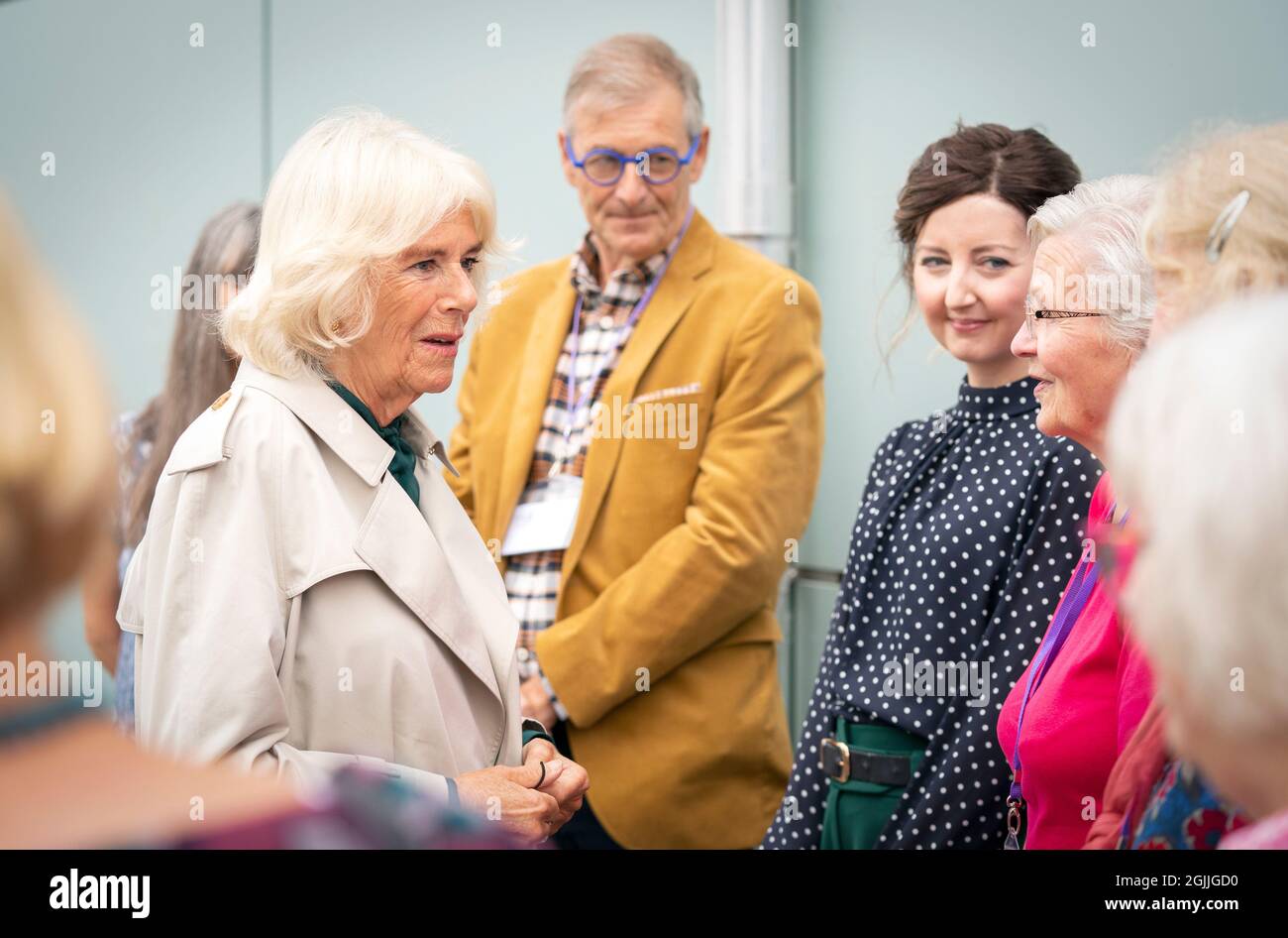 La duchessa di Cornovaglia, conosciuta come la duchessa di Rothesay quando in Scozia, durante una visita al Nairn Book and Arts Festival e l'ambiente Charity, Green Hive, al Nairn Community Center di Nairn. Data foto: Venerdì 10 settembre 2021. Foto Stock