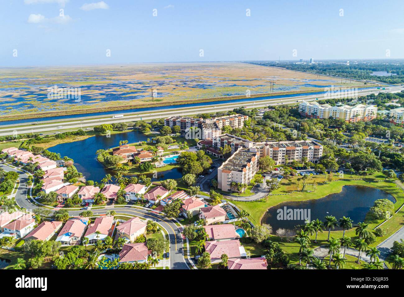Weston Florida, Fort ft. Lauderdale, vista aerea dall'alto, case confinanti con Wildlife Management Water Conservation Area 2B, Everglades Parkway A. Foto Stock