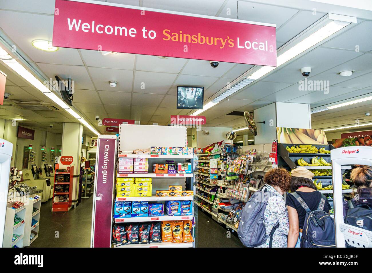 Londra Inghilterra, Regno Unito Lambeth Southwark Sainsbury's, supermercato negozio di alimentari all'interno del mercato interno Foto Stock