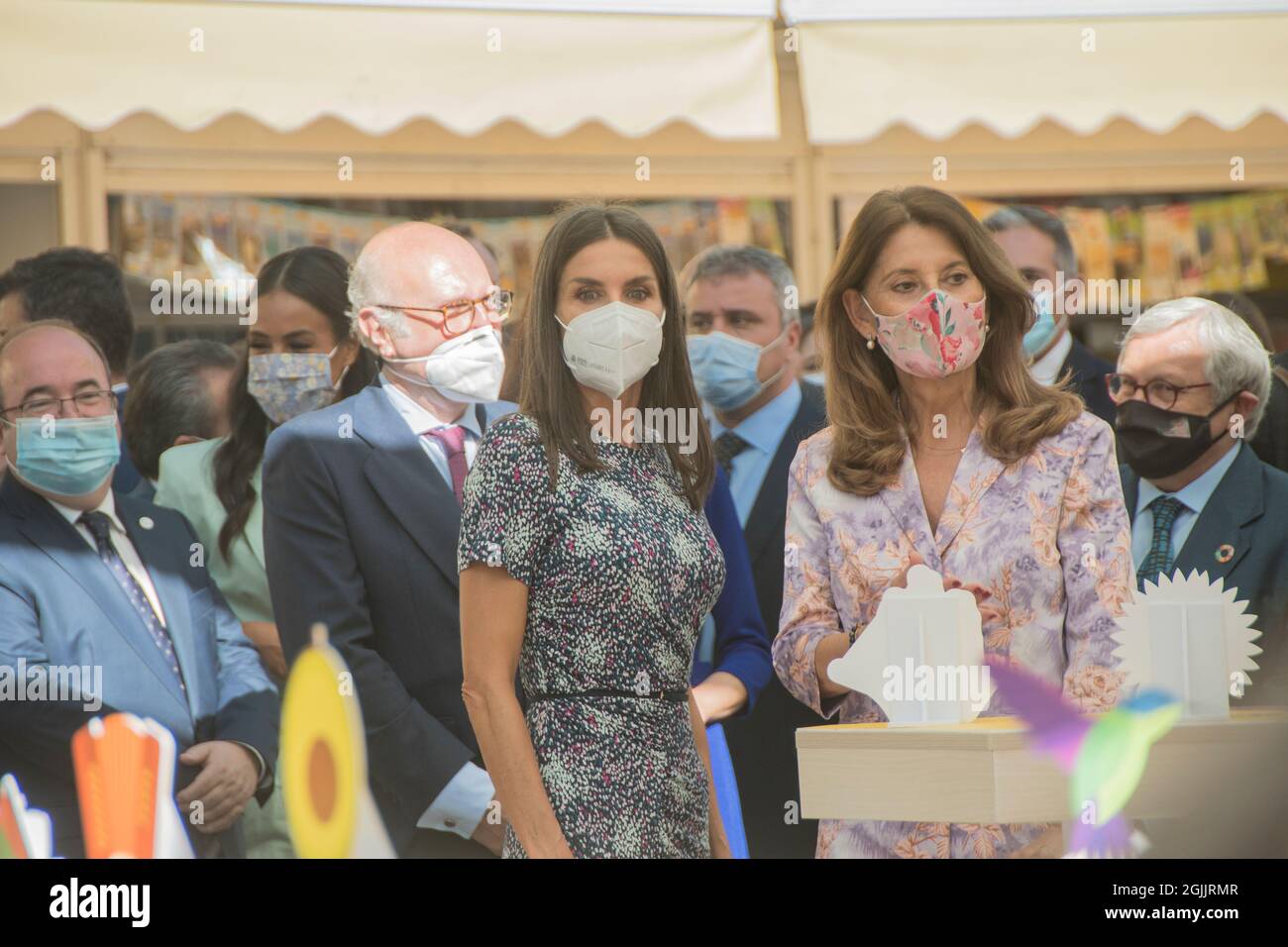 Letizia la regina di Spagna partecipa al ritorno della fiera del libro a Madrid la Fiera del libro di Madrid ritorna al parco El Retiro dopo la pausa dello scorso anno, quando la pandemia del Covid-19 ha costretto a celebrare questo mitico appuntamento con la cultura in formato digitale. La Fiera inizia il 10 settembre e durerà fino al 26. Ciò si svolgerà con speciali misure di prevenzione come la limitazione della capacità al 75% o la riduzione dello spazio da 1,400 metri a circa 500, oltre all'uso obbligatorio della maschera, il mantenimento della distanza di sicurezza o la preferenza per il pagamento con carta. Poll Foto Stock