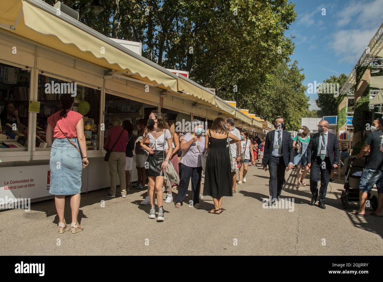 Letizia la regina di Spagna partecipa al ritorno della fiera del libro a Madrid la Fiera del libro di Madrid ritorna al parco El Retiro dopo la pausa dello scorso anno, quando la pandemia del Covid-19 ha costretto a celebrare questo mitico appuntamento con la cultura in formato digitale. La Fiera inizia il 10 settembre e durerà fino al 26. Ciò si svolgerà con speciali misure di prevenzione come la limitazione della capacità al 75% o la riduzione dello spazio da 1,400 metri a circa 500, oltre all'uso obbligatorio della maschera, il mantenimento della distanza di sicurezza o la preferenza per il pagamento con carta. Poll Foto Stock