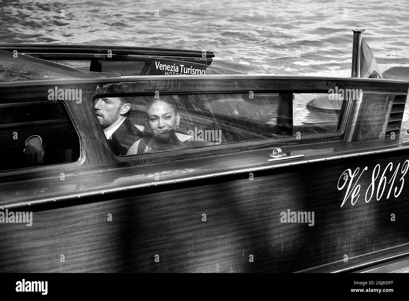 Venezia, Italia. 10 Settembre 2021. VENEZIA, ITALIA - 10 SETTEMBRE: Jennifer Lopez, ben Affleck, arriva al 78° Festival Internazionale del Cinema di Venezia il 10 settembre 2021 a Venezia. Credit: dpa/Alamy Live News Foto Stock