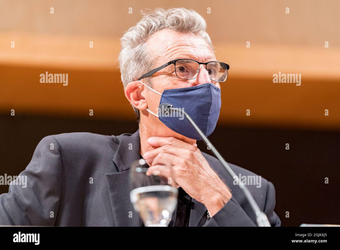 Valencia, Spagna. 10 Settembre 2021. Mariano Barroso presidente dell'Accademia delle Arti e delle Scienze del Cinema di Spagna visto durante la presentazione al Palau de les Arts.Goya Awards è un evento annuale dell'Accademia delle Arti e delle Scienze del Cinema di Spagna, Con lo scopo di premiare i migliori professionisti in ognuna delle diverse specialità del cinema spagnolo. L'evento è stato presentato e la sua 36° edizione si terrà in occasione della fine della celebrazione dell'anno Berlanga (dal 1 al 2 febbraio) 12 2022) Credit: SOPA Images Limited/Alamy Live News Foto Stock