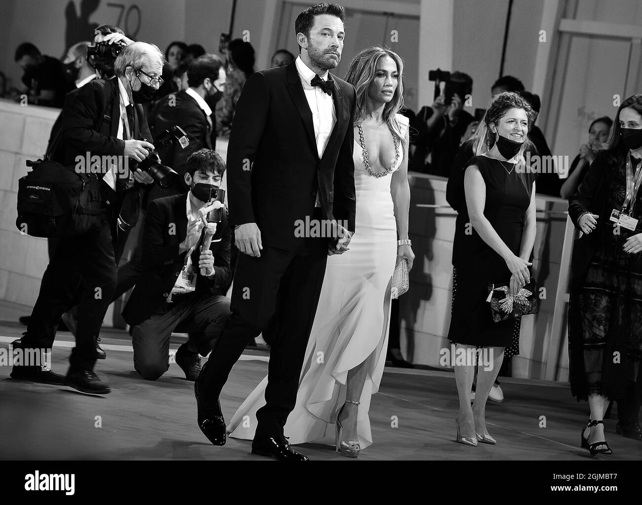 Venezia, Italia. 10 Settembre 2021. VENEZIA, ITALIA - SETTEMBRE 10: Ben Affleck e Jennifer Lopez partecipano al tappeto rosso del film 'l'ultimo Duel' durante il 78° Festival Internazionale del Cinema di Venezia il 10 Settembre 2021 a Venezia. Credit: dpa/Alamy Live News Foto Stock