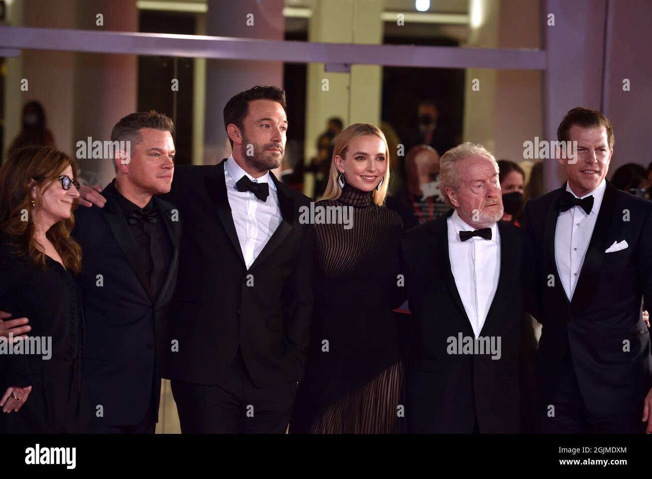 Venezia, Italia. 10 Settembre 2021. VENEZIA, ITALIA - SETTEMBRE 10:ben Affleck, Nicole Holofcener, Direttore Ridley Scott, Jodie Comer, Matt Damon partecipa al tappeto rosso del film 'l'ultimo Duel' durante il 78° Festival Internazionale del Cinema di Venezia il 10 Settembre 2021 a Venezia. Credit: dpa/Alamy Live News Foto Stock