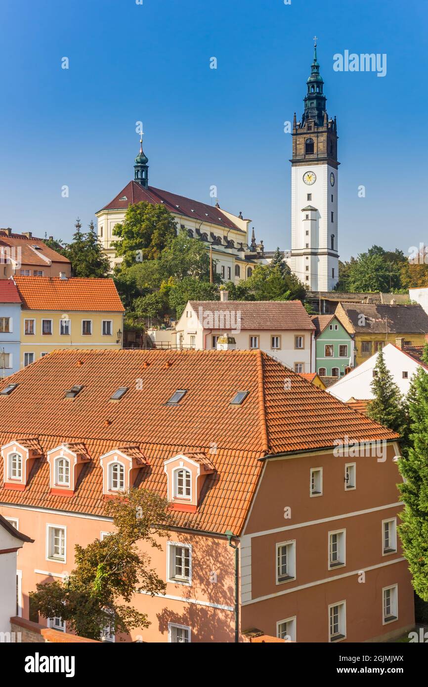 Torre della storica cattedrale nel centro di Litomerice, Repubblica Ceca Foto Stock