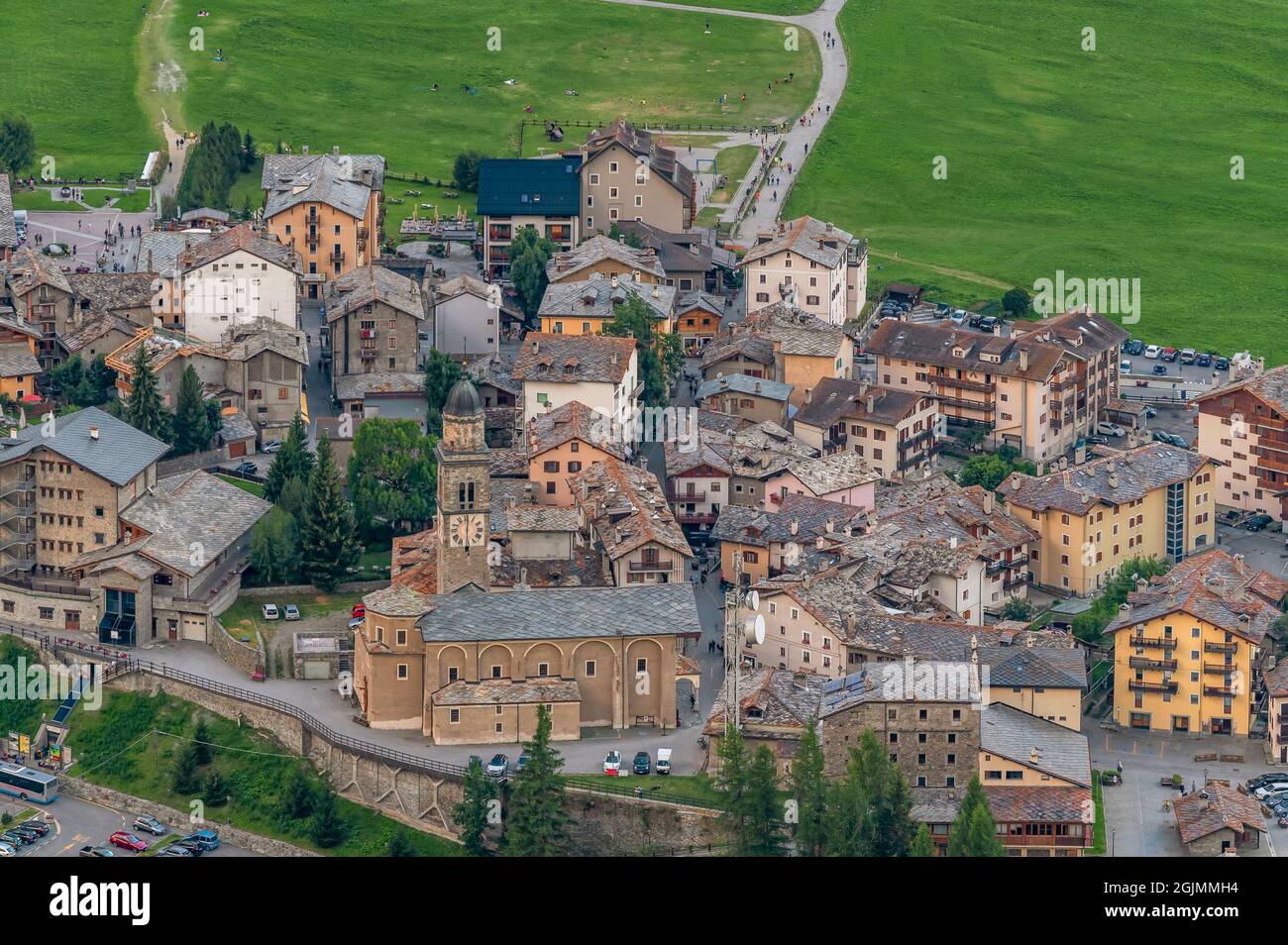Veduta aerea del centro storico di Cogne, Valle d'Aosta, Italia Foto Stock