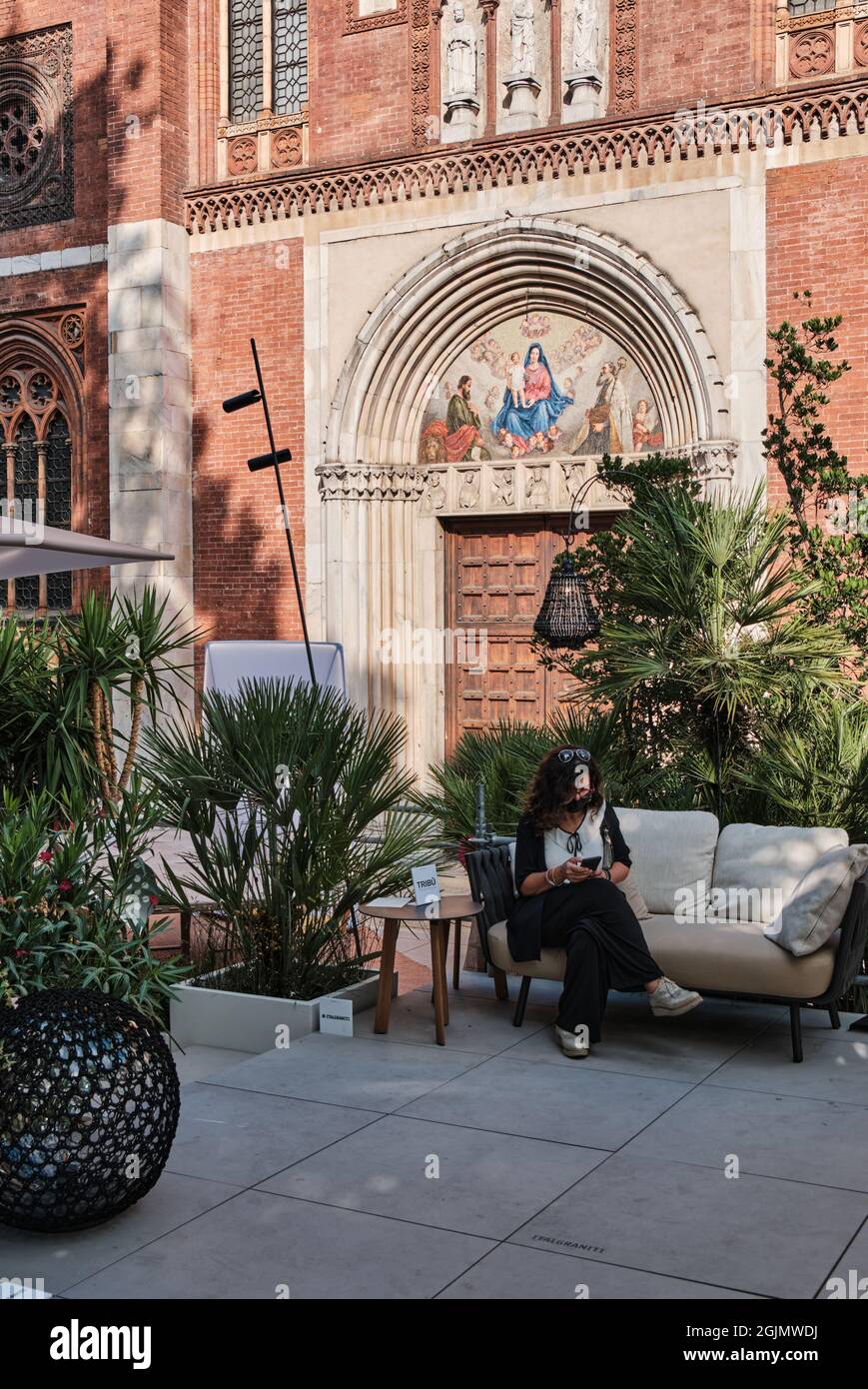 Milano, Italia - 2021 Settembre 02 FuoriSalone Furniture Expo Milano Foto Stock