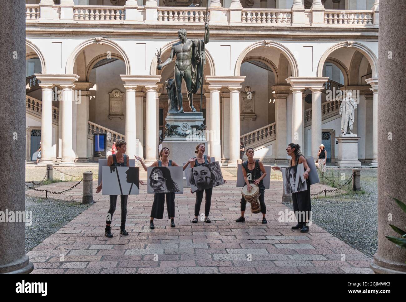 Milano, Italia - 2021 Settembre 02 FuoriSalone Furniture Expo Milano Foto Stock