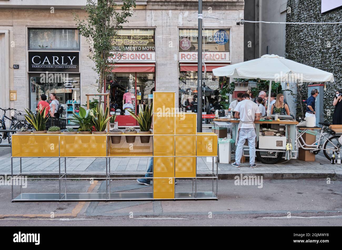 Milano, Italia - 2021 Settembre 02 FuoriSalone Furniture Expo Milano Foto Stock