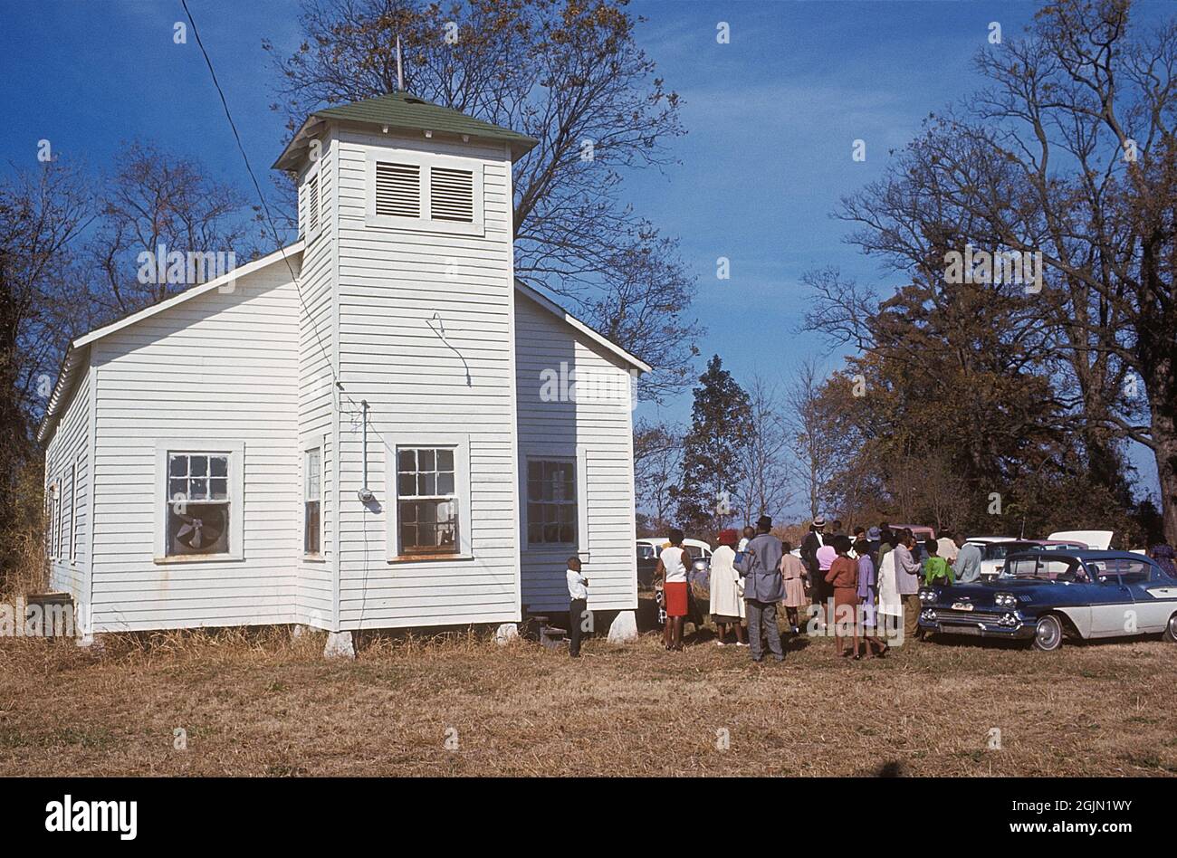 USA Georgia 1967. Popolo afroamericano fuori da una chiesa battista. Kodachrome vetrino originale. Credit Roland Palm Ref 6-5-18 Foto Stock