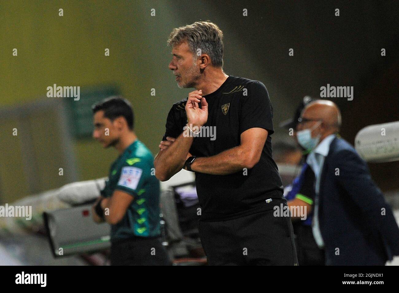 Benevento, Italia. 10 Settembre 2021. Marco Baroni allenatore di Lecce, durante la partita del Campionato Italiano Serie B tra Benevento e Lecce risultato finale 0-0, partita disputata allo Stadio Ciro Vigorito. Benevento, Italia, 10 settembre 2021. (Foto di Vincenzo Izzo/Sipa USA) Credit: Sipa USA/Alamy Live News Foto Stock