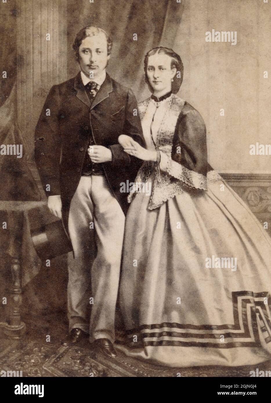 Principe di Galles (in seguito Re Edoardo VII) e Principessa di Galles (Principessa Alessandria di Danimarca) circa 1865 Foto Stock