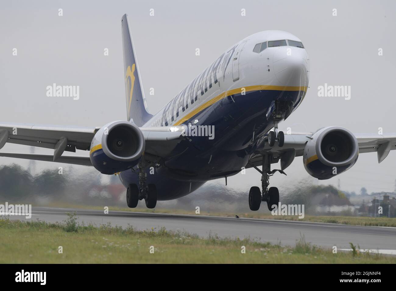 Southend, Essex, Regno Unito. 11 Settembre 2021. Ryanair ha annunciato che usciranno dall'aeroporto di Southend dal 1° novembre 2021. Ciò segue la partenza di EasyJet lo scorso anno, il che significa che nessun volo passeggeri partirà dall'aeroporto di Essex dopo tale data. Credit: MARTIN DALTON/Alamy Live News Foto Stock