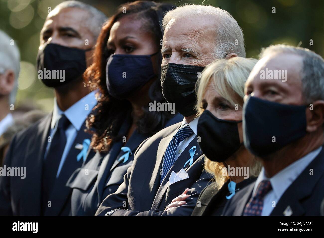 L'ex Presidente degli Stati Uniti Barack Obama, l'ex First Lady Michelle Obama, il Presidente Joe Bien, la First Lady Jill Biden e l'ex sindaco di New York Michael Bloomberg partecipano alla cerimonia annuale di commemorazione del settembre 11 al National 9/11 Memorial and Museum il 11 settembre 2021 a New York City USA, 11 settembre, 2021. Chip Somodevilla/Pool tramite REUTERS Foto Stock