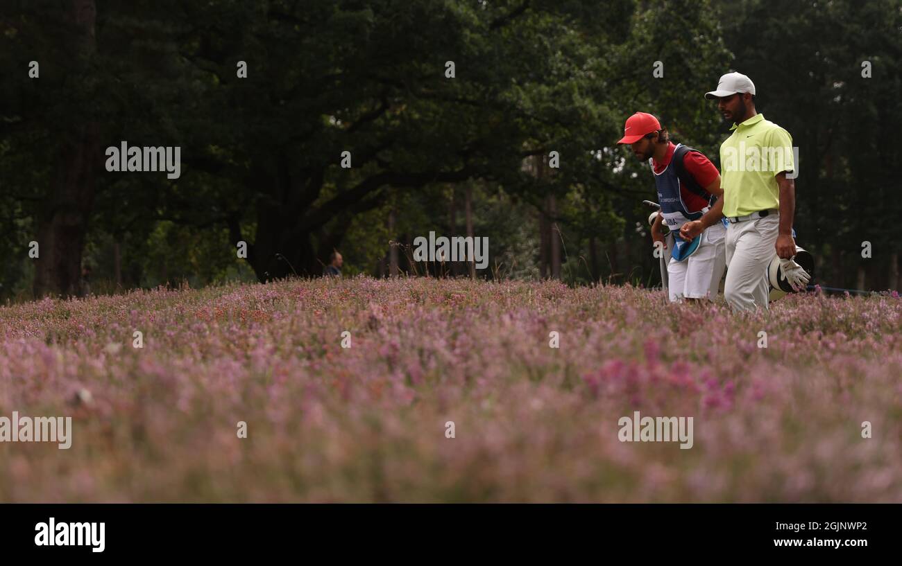 Shubhankar Sharma dell'India camminando l'11 durante il giorno tre del campionato PGA di BMW al Wentworth Golf Club, Virginia Water. Data foto: Sabato 11 settembre 2021. Foto Stock