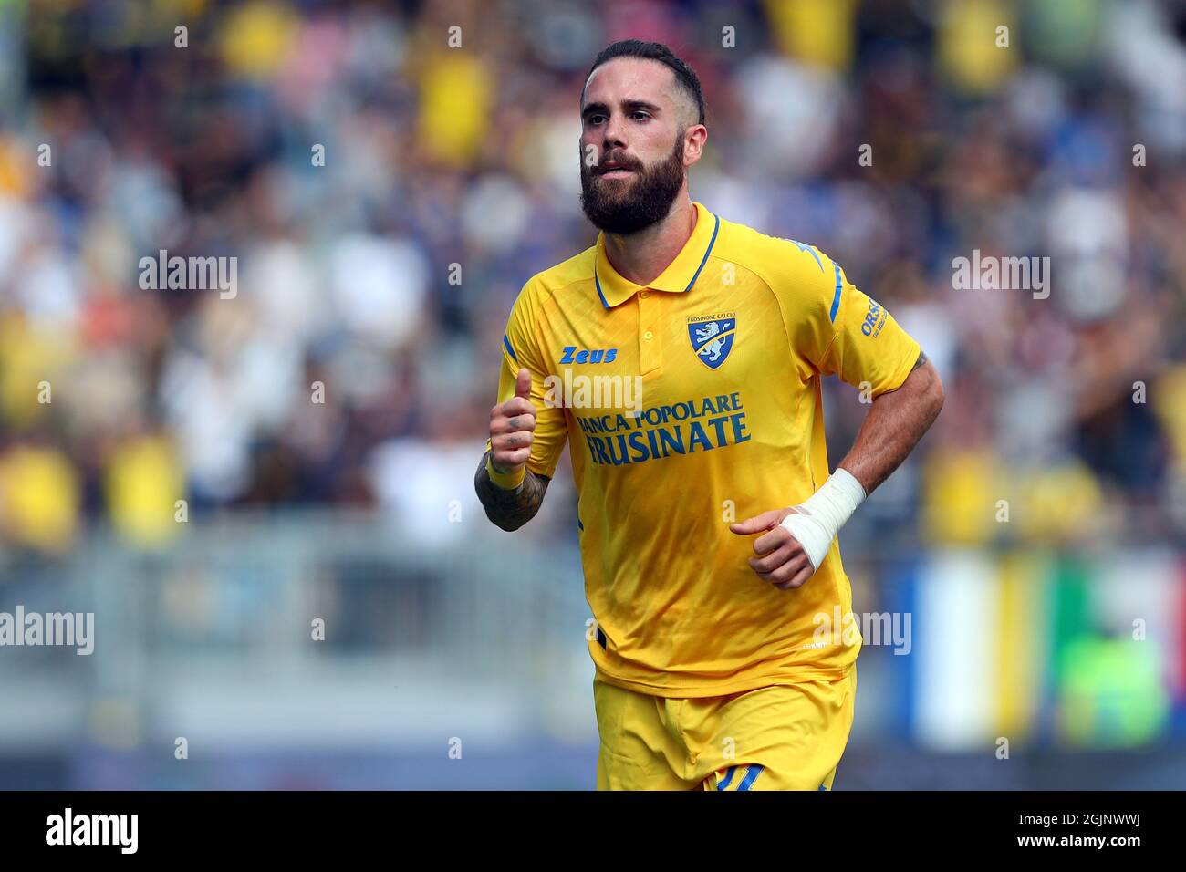 Francesco Zampano Jogador Frosinone Durante Primeira Partida Campeonato  Italiano Futebol — Fotografia de Stock Editorial © VincenzoIzzo #464933080