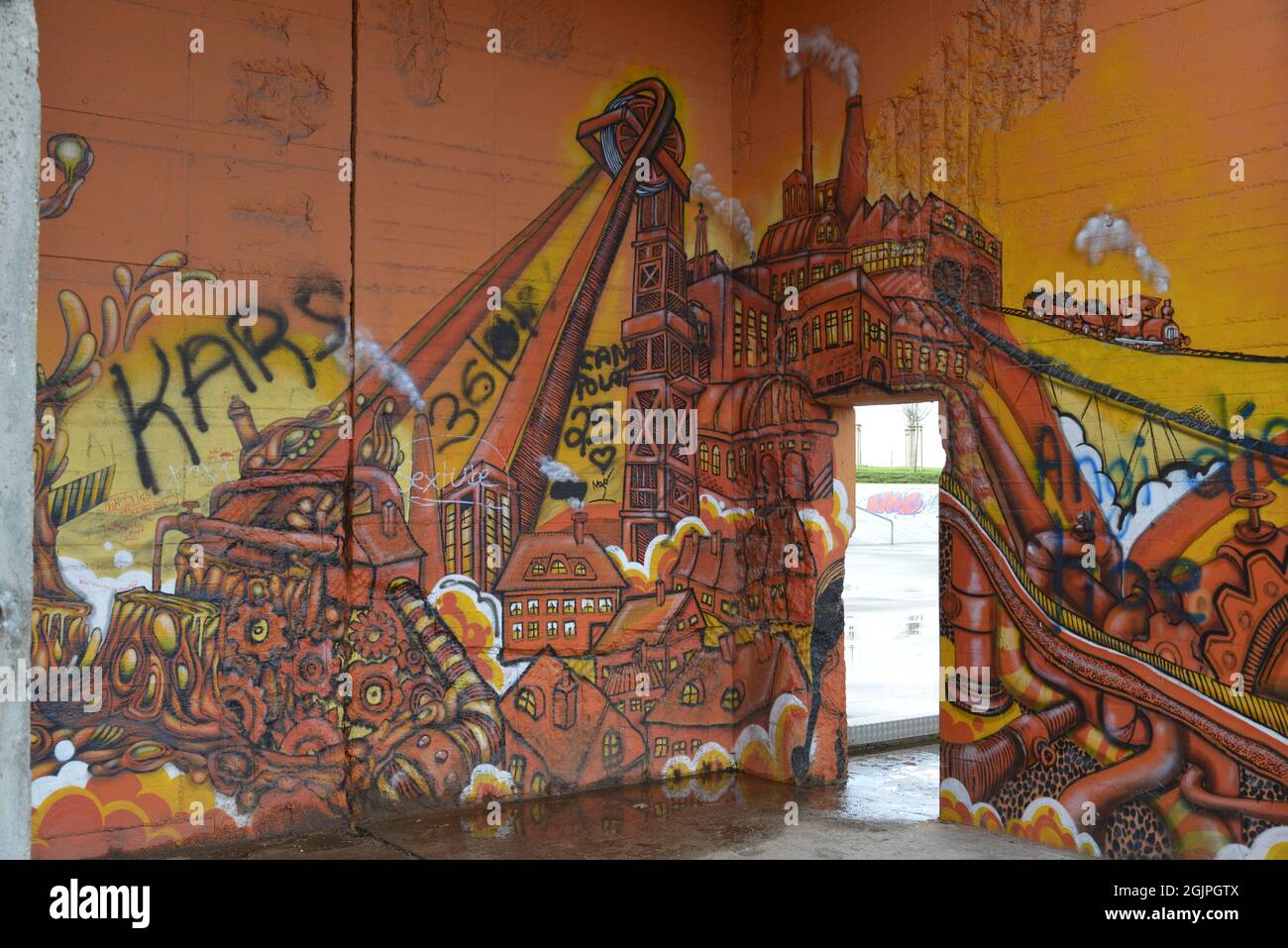 DUISBURG, GERMANIA - Feb 02, 2013: Una vista di un bellissimo graffiti sul muro a Rheinpark, Duisburg, Germania Foto Stock