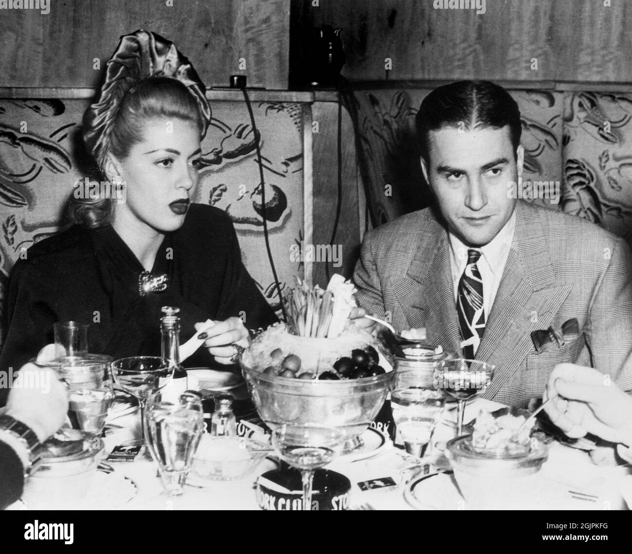 Lana Turner, con il suo primo marito, Artie Shaw, circa 1940 / file ...