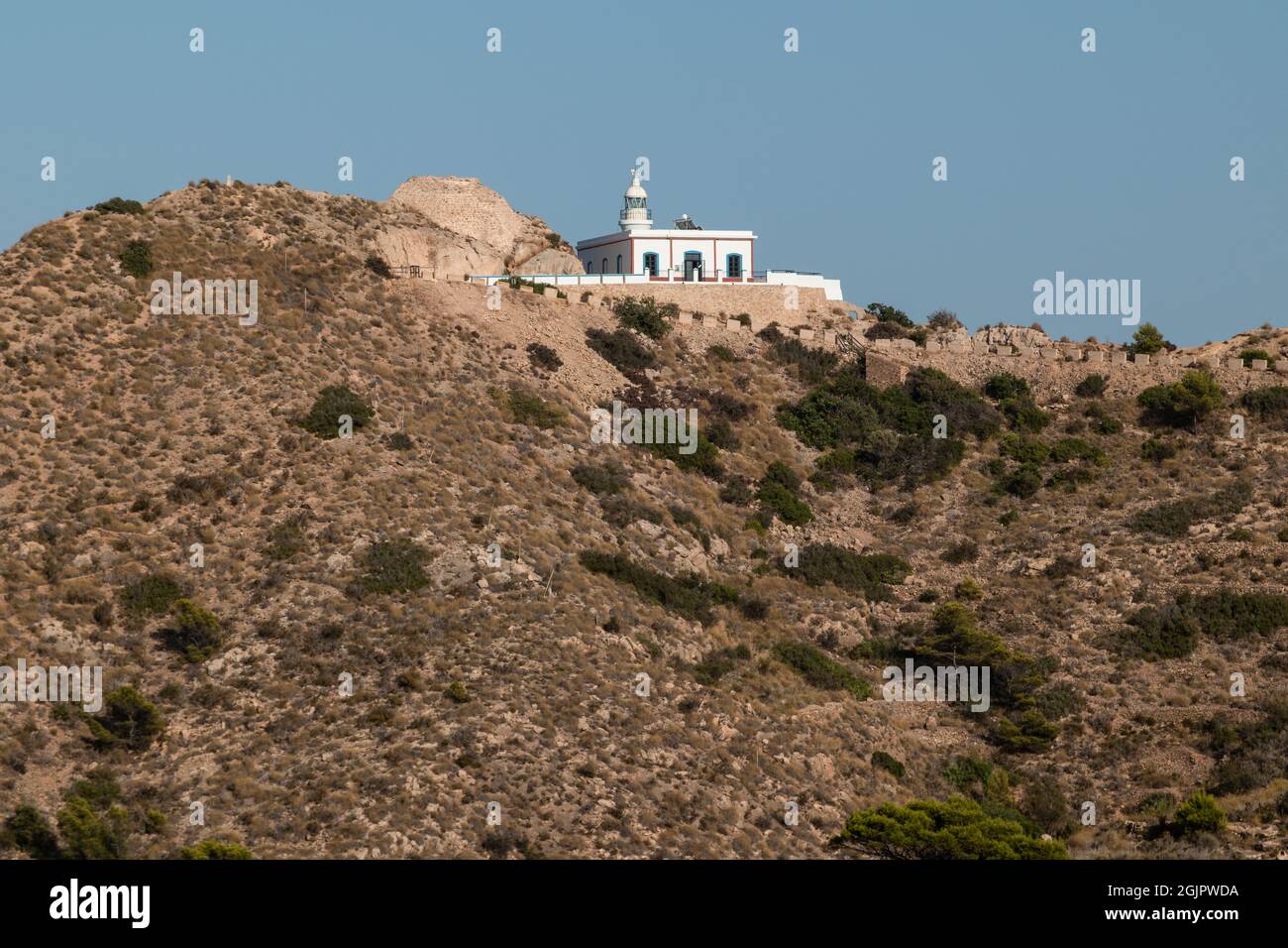Vista sul faro di El Albir in Sierra Helada, vicino a Benidorm, ad Alicante Foto Stock
