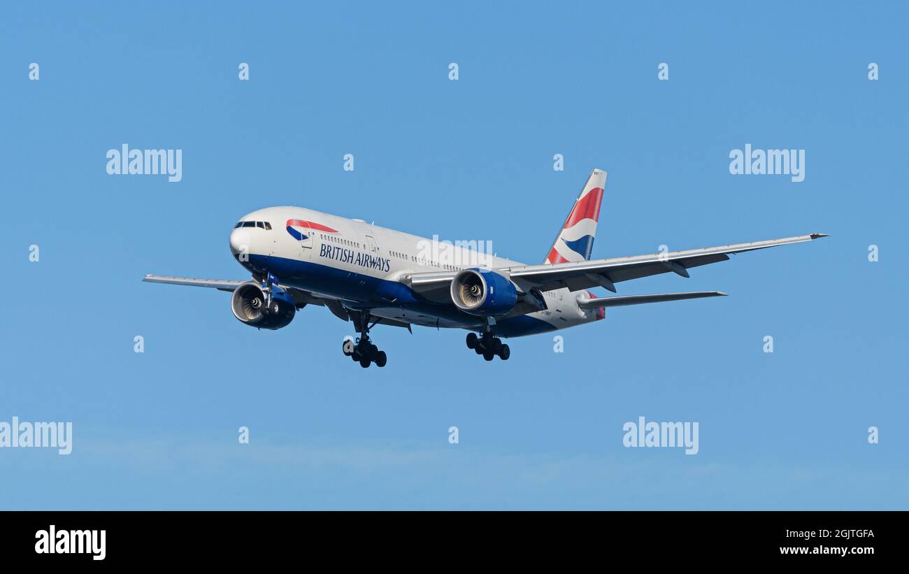 Richmond, British Columbia, Canada. 7 Settembre 2021. Un aereo British Airways Boeing 777-200ER Jet (G-YMMT) in volo sull'approccio finale all'Aeroporto Internazionale di Vancouver. (Credit Image: © Bayne Stanley/ZUMA Press Wire) Foto Stock