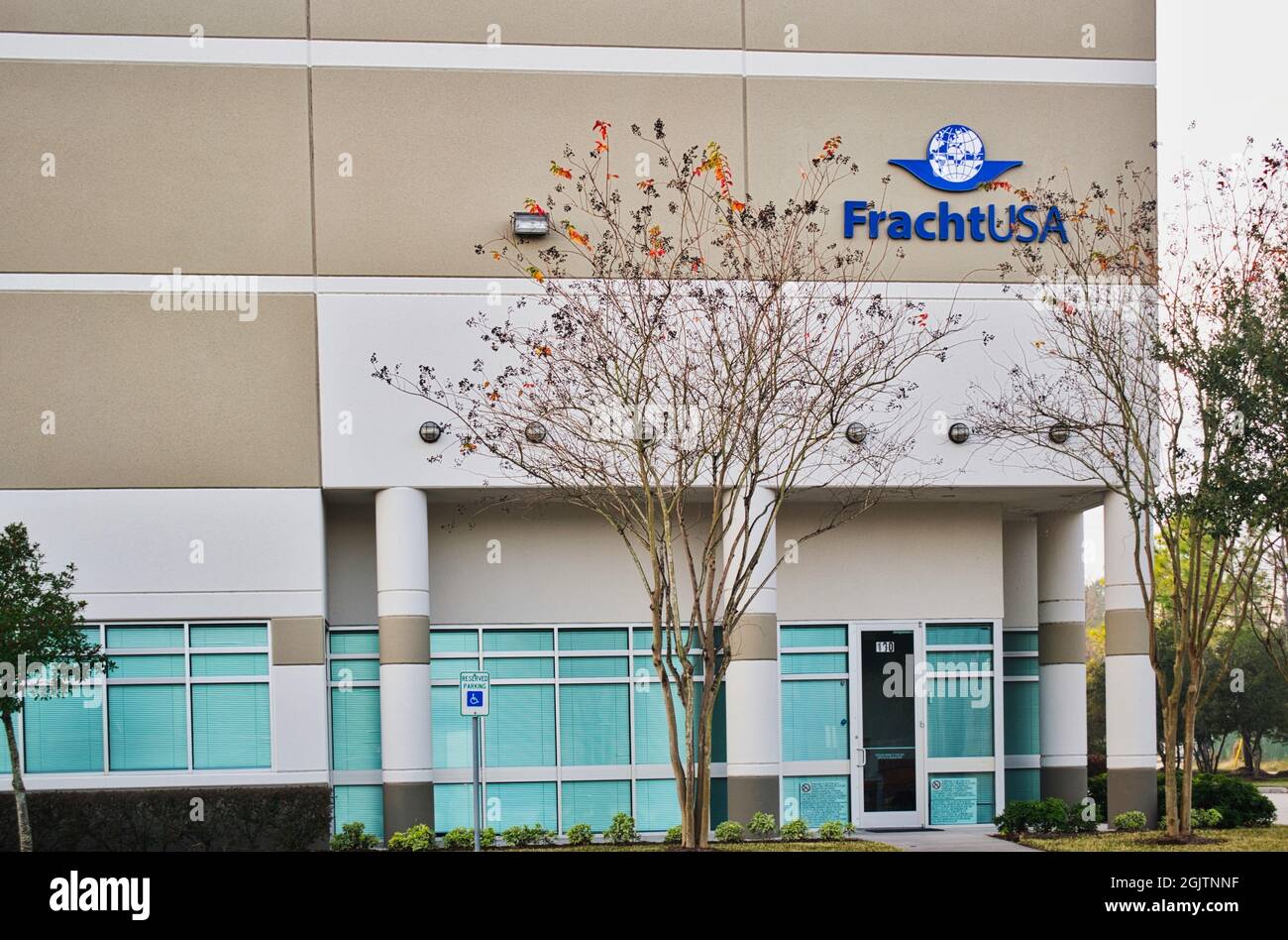 Houston, Texas USA 12-25-2019: Esterno degli uffici Fracht USA a Houston, Texas. Azienda logistica e trasporti fondata nel 1955. Foto Stock