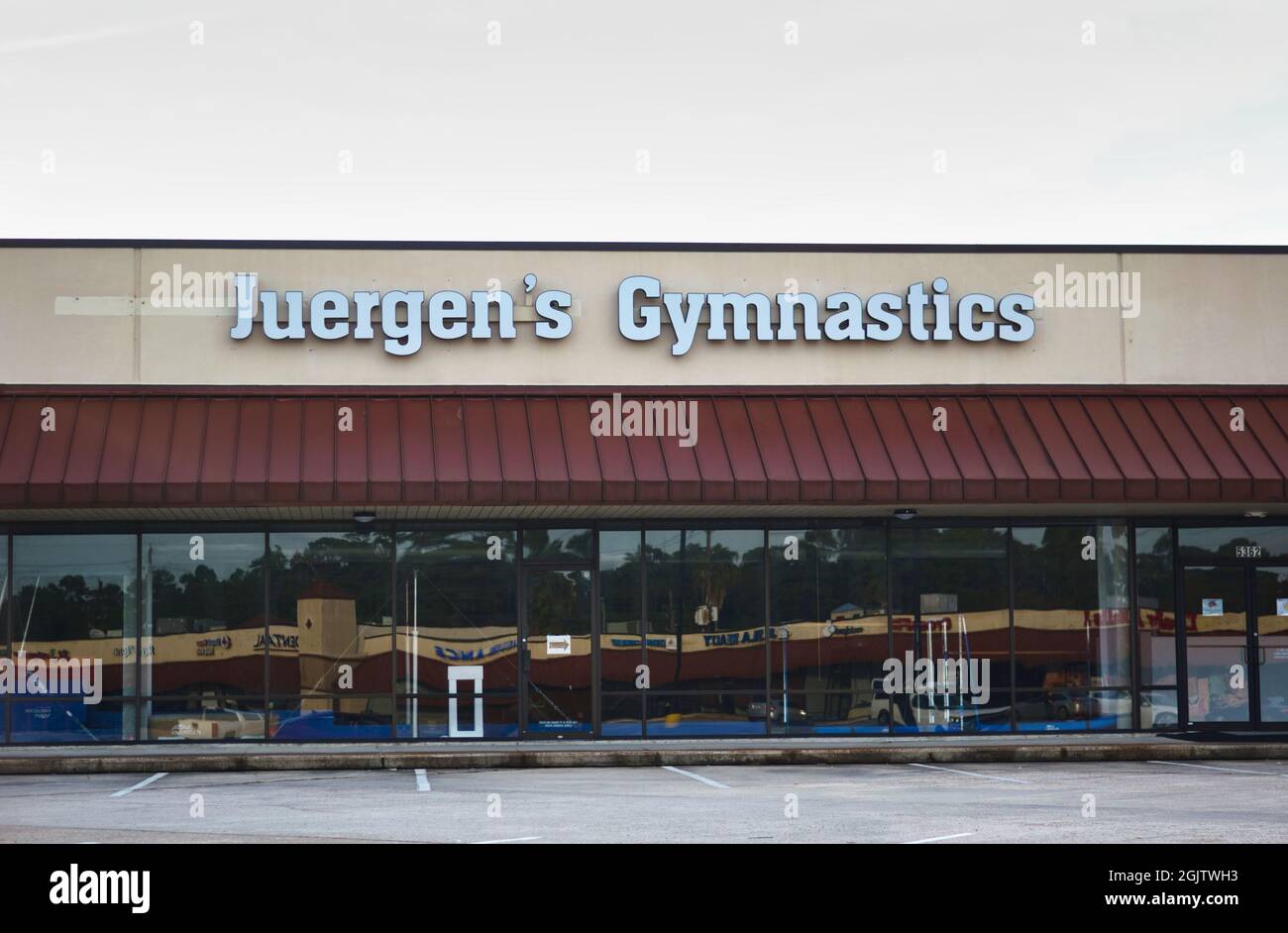 Humble, Texas USA 11-20-2019: Juergen's Ginnastica costruzione esterno in Humble, Texas. Fondata nel 1986 da Juergen Achtermann. Foto Stock