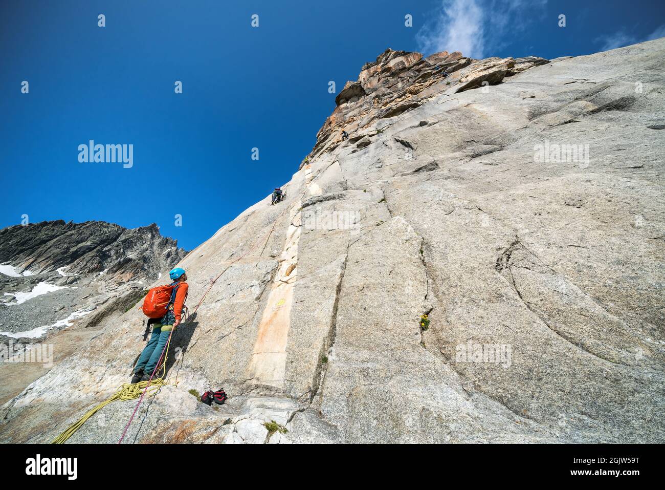 Arrampicata su roccia l'Annibalturm vicino a Furkapass, Svizzera Foto Stock