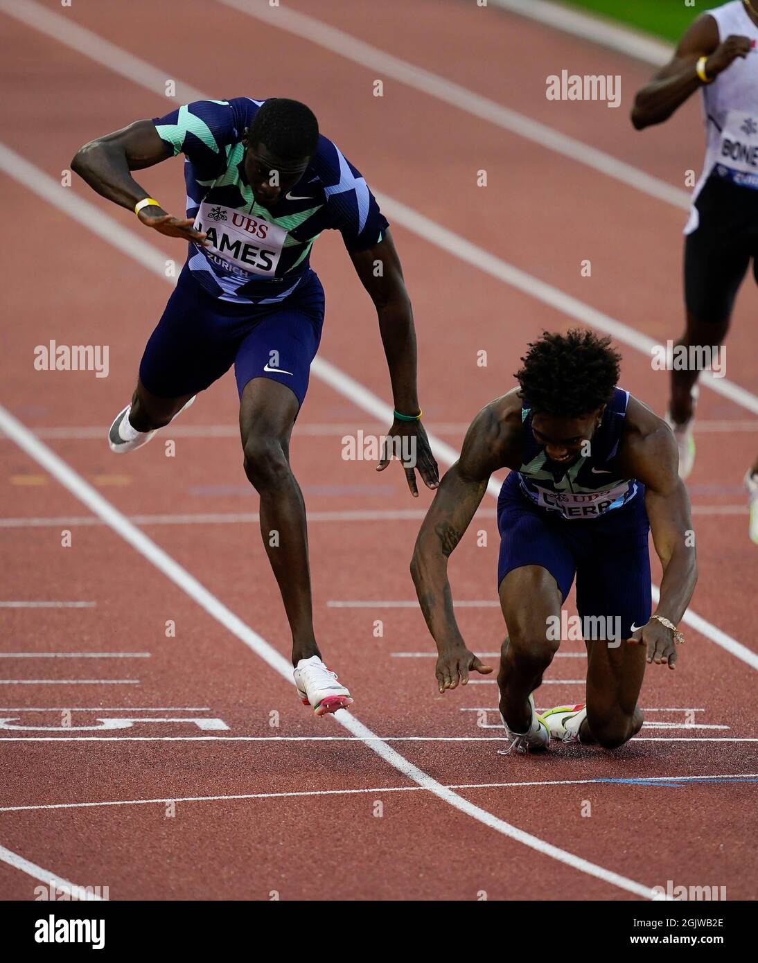 Zurigo, 09 set 2021 il vincitore di 400m Michael Cherry (R) è stato visto in azione durante la Wanda Diamond League allo stadio Litzigrund di Zurigo Svizzera a Septe Foto Stock