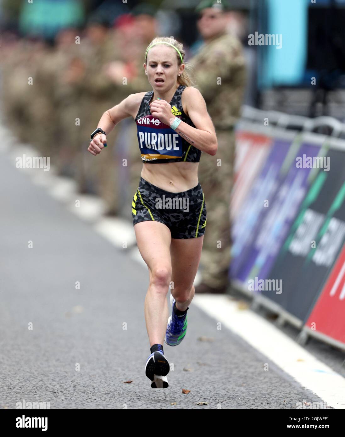 La Gran Bretagna Charlotte Purdue finisce terzo nella Women's Elite Race durante la Great North Run 2021, in collaborazione con Exprestest, a Newcastle. Data foto: Domenica 12 settembre 2021. Foto Stock